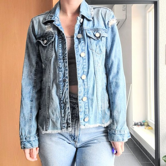 Blank NYC Distressed Blue Denim Cropped Frayed Hem Jean Jacket Size XS - Picture 12 of 16